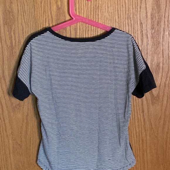 S.O. & Speechless: Set of 2 girls' sequin animal shirts S/S - Picture 3 of 5